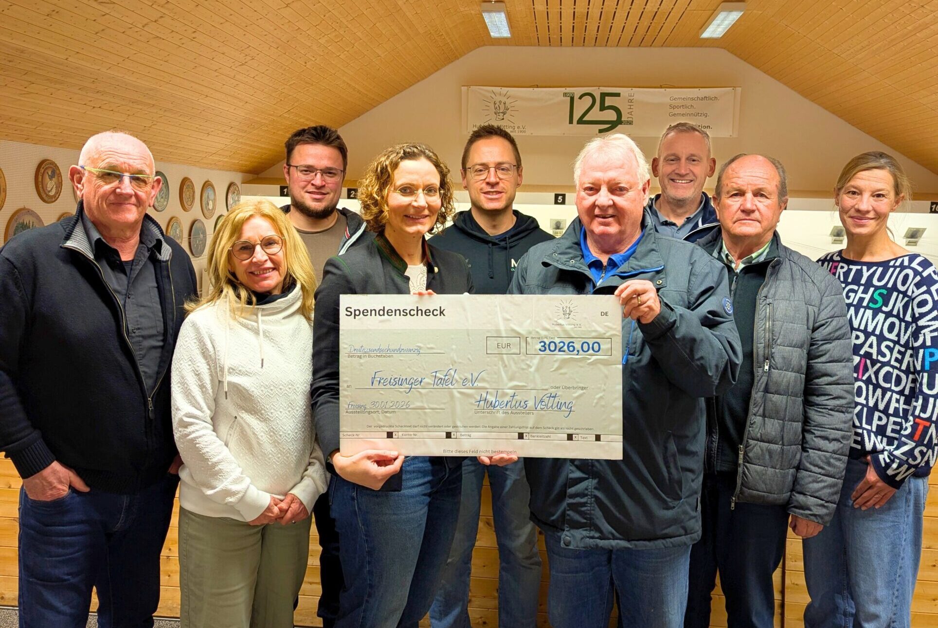 Rekord-Spendensumme beim 9. Vöttinger Adventsfenster: Gemeinsam Gutes tun!